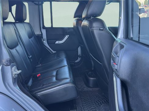 Used 2013 Jeep Wrangler Unlimited Sahara w/ Connectivity Group AWD/4WD image 28