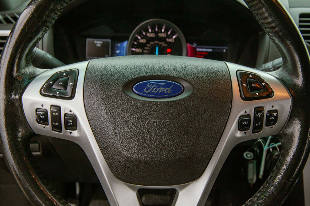 Used 2014 Ford Explorer XLT w/ Equipment Group 201A FWD image 14