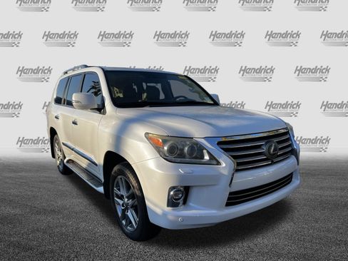 Used 2014 Lexus LX 570 4WD image 2