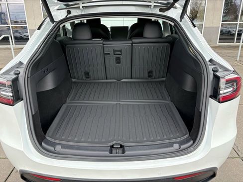 Used 2020 Tesla Model Y Long Range image 20