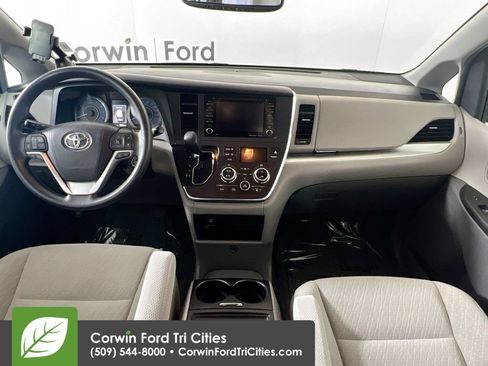 Used 2018 Toyota Sienna LE FWD image 7