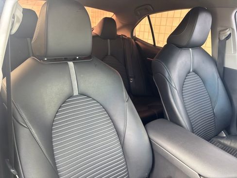 Used 2024 Toyota Camry SE image 16