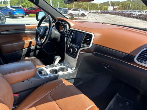 Used 2018 Jeep Grand Cherokee Summit w/ Platinum Series Group AWD/4WD image 16