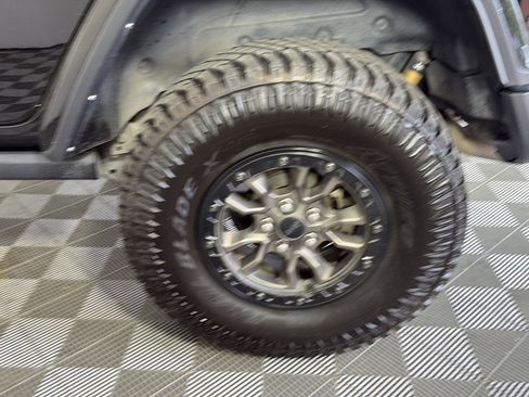 Used 2021 Jeep Wrangler Unlimited Rubicon w/ Dual Top Group AWD/4WD image 15