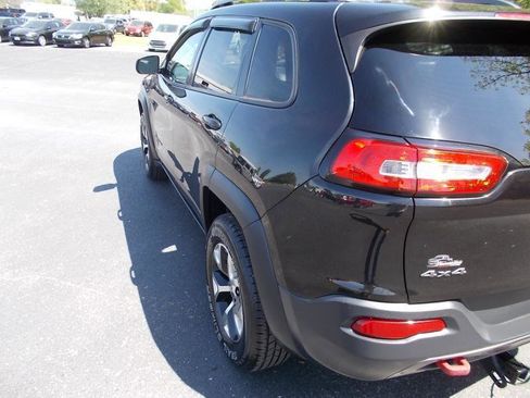 Used 2016 Jeep Cherokee Trailhawk image 4