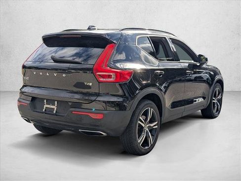 Used 2020 Volvo XC40 T4 R-Design w/ Protection Package Premier image 5