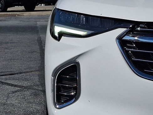 Used 2021 Buick Envision Essence image 9