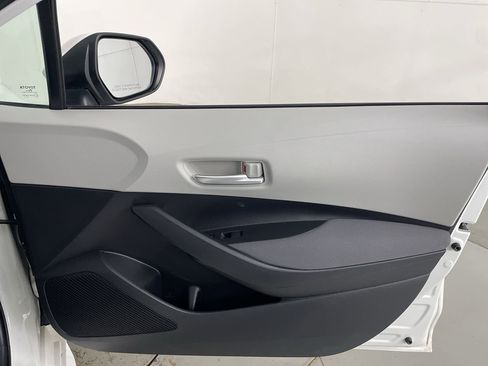 Used 2020 Toyota Corolla LE image 22