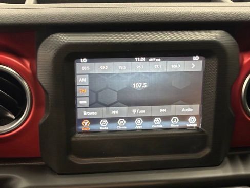 Used 2021 Jeep Wrangler Unlimited Rubicon w/ Cold Weather Group AWD/4WD image 25