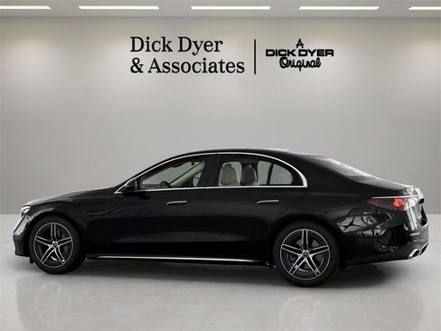 Used 2025 Mercedes-Benz E 350 Sedan image 3