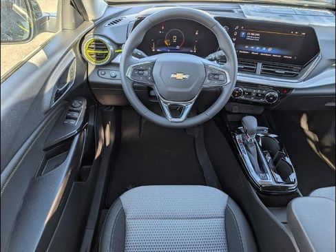 New 2026 Chevrolet Trax LT w/ LT Convenience Package image 11