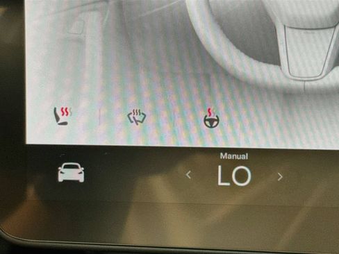 Used 2023 Tesla Model Y Long Range AWD/4WD image 16