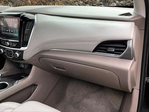 Used 2018 Chevrolet Traverse Premier image 15