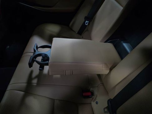 Used 2018 Lexus IS 300 image 17