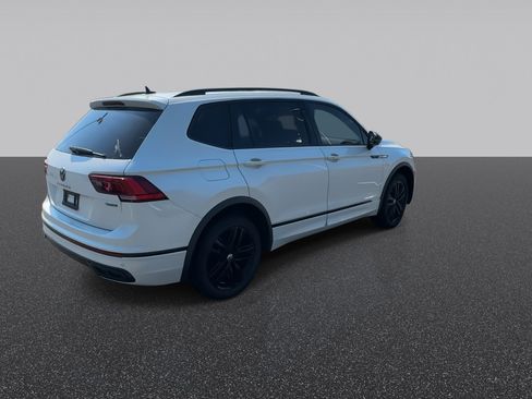 Used 2022 Volkswagen Tiguan SE R-Line AWD/4WD image 9