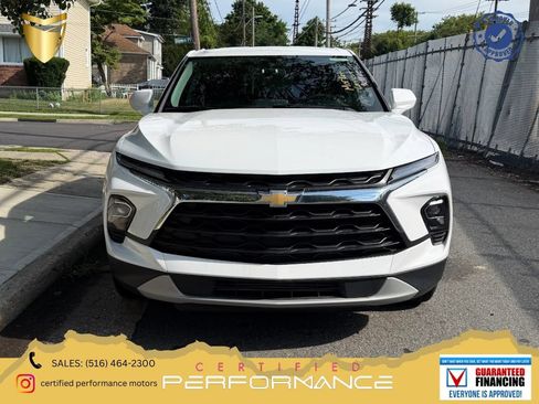 Used 2025 Chevrolet Blazer LT FWD image 1
