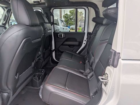 New 2026 Jeep Gladiator Rubicon AWD/4WD image 17