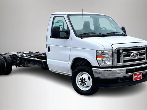New 2025 Ford E-450 and Econoline 450 Super Duty w/ Power Equipment Group image 1