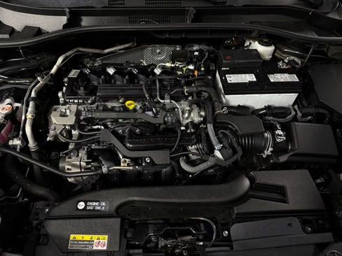 Used 2024 Toyota Corolla Cross LE image 13