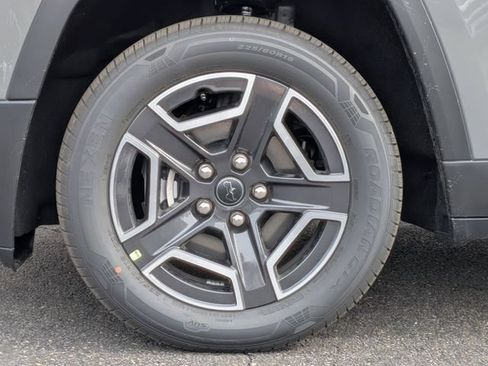 New 2026 Jeep Cherokee Laredo AWD/4WD image 13