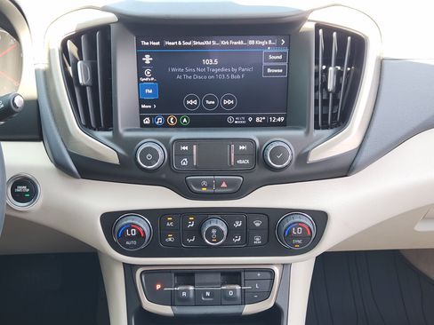 Used 2024 GMC Terrain Denali w/ Denali Premium Package AWD/4WD image 18