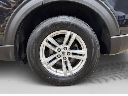 Used 2020 Ford Explorer XLT w/ Comfort Package image 50