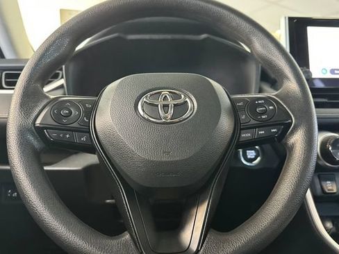 Used 2024 Toyota RAV4 XLE FWD image 28