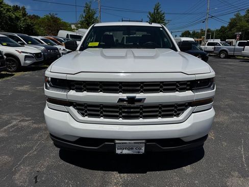 Used 2018 Chevrolet Silverado 1500 Custom w/ Custom Value Package AWD/4WD image 9