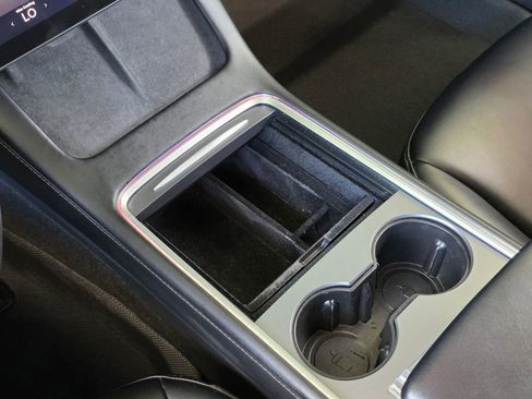 Used 2023 Tesla Model 3 Standard Range image 22