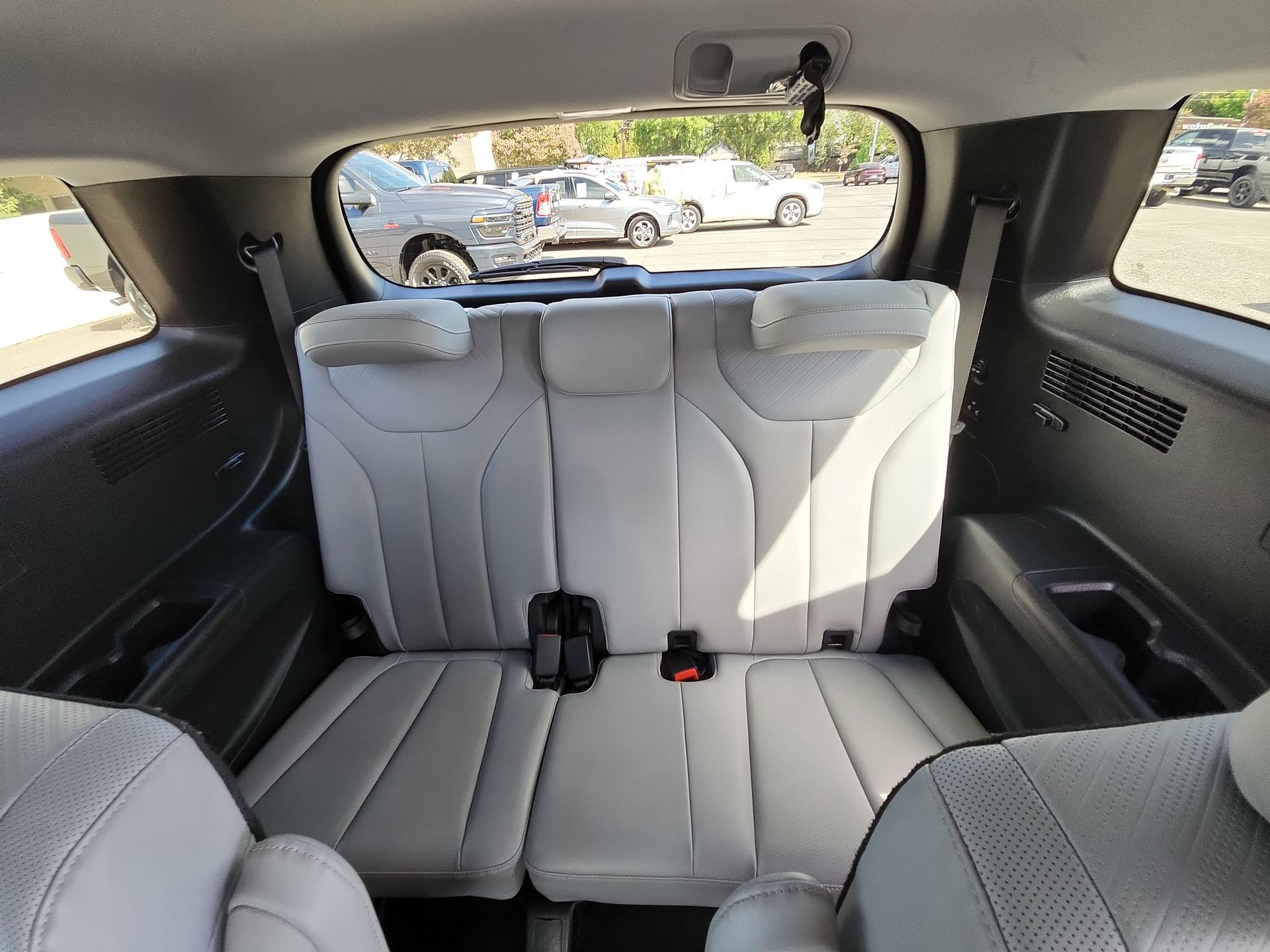 Used 2024 Hyundai Palisade SEL FWD image 25