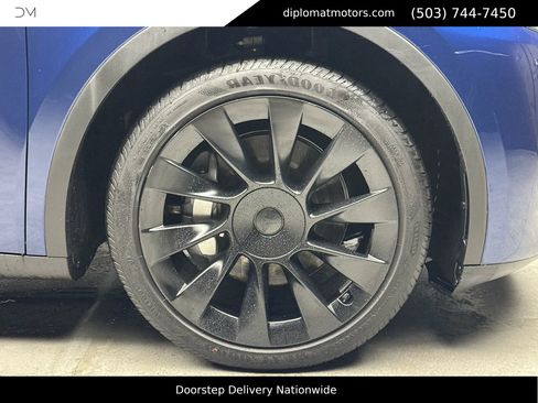 Used 2023 Tesla Model Y Long Range image 35