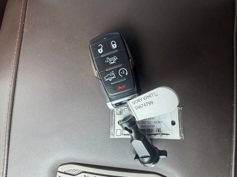 Used 2025 RAM 1500 Limited w/ Trailer Tow Group AWD/4WD image 39