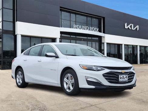 Used 2024 Chevrolet Malibu LT image 3