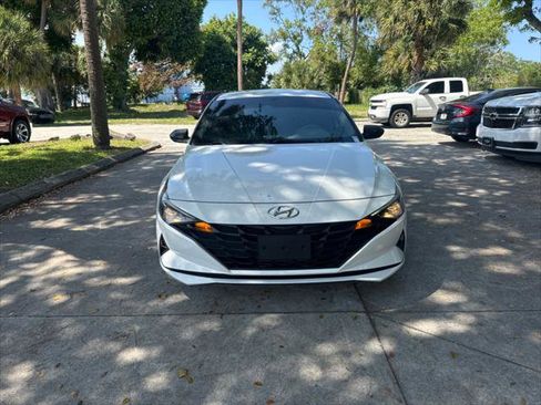 Used 2023 Hyundai Elantra SEL FWD image 3