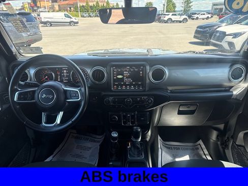 Used 2018 Jeep Wrangler Unlimited Sahara AWD/4WD image 11