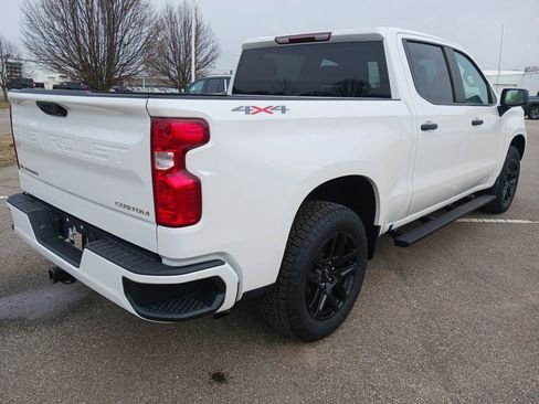 Used 2024 Chevrolet Silverado 1500 Custom image 5