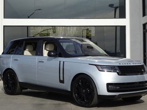 Used 2023 Land Rover Range Rover Long Wheelbase SE AWD/4WD image 9