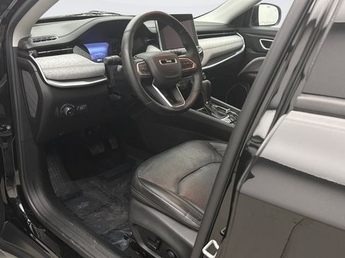 Used 2022 Jeep Compass Latitude image 10