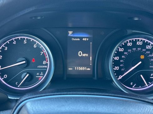 Used 2018 Toyota Camry LE image 38