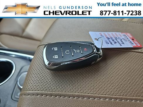 Used 2023 Chevrolet Traverse Premier image 34