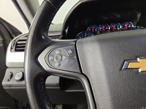 Used 2018 Chevrolet Suburban LT image 23