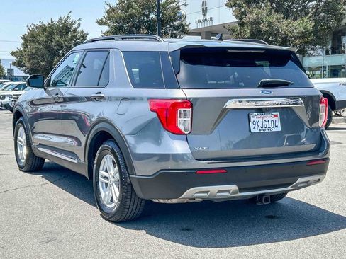 Used 2023 Ford Explorer XLT w/ Equipment Group 202A RWD image 9