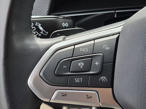 Used 2025 Volkswagen Atlas Cross Sport SEL Premium R-Line image 30