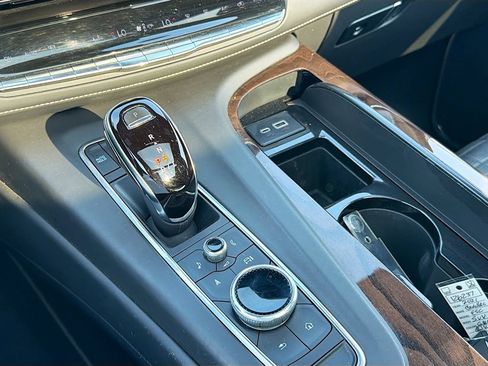 Used 2021 Cadillac Escalade Sport Platinum AWD/4WD image 17