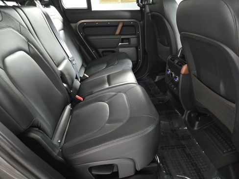 Used 2024 Land Rover Defender 110 X-Dynamic SE AWD/4WD image 18