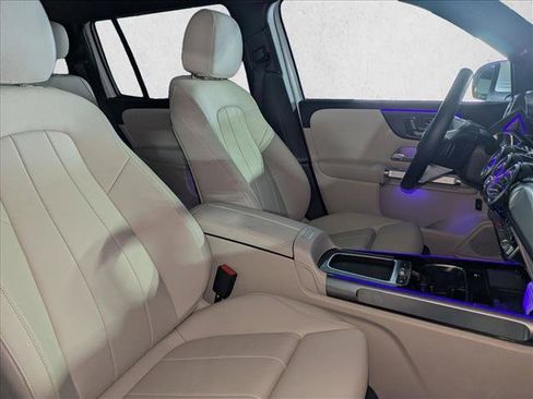 Certified 2025 Mercedes-Benz GLB 250 4MATIC image 19