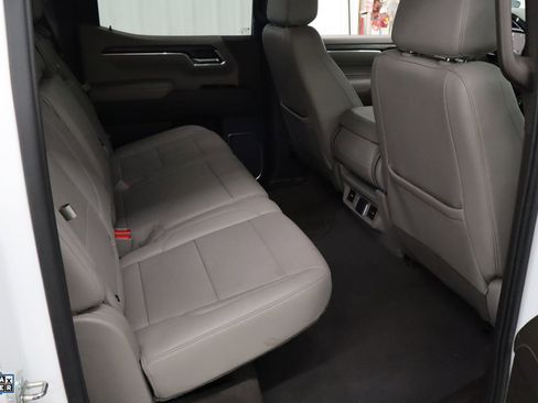 Used 2024 GMC Sierra 1500 SLT image 25