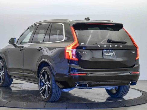 Used 2019 Volvo XC90 T8 R-Design w/ Advanced Package image 2