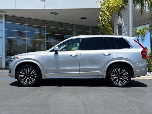 Used 2020 Volvo XC90 T5 Momentum w/ Protection Package Premier FWD image 2