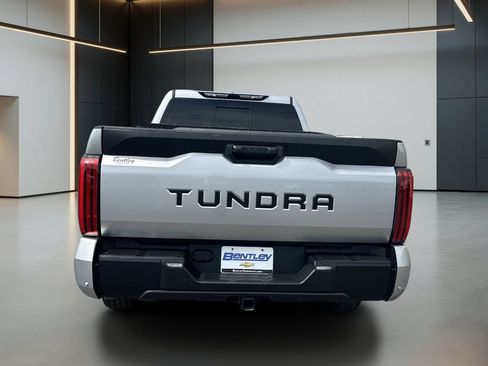 Used 2022 Toyota Tundra SR5 w/ SR5 Convenience Package RWD image 5